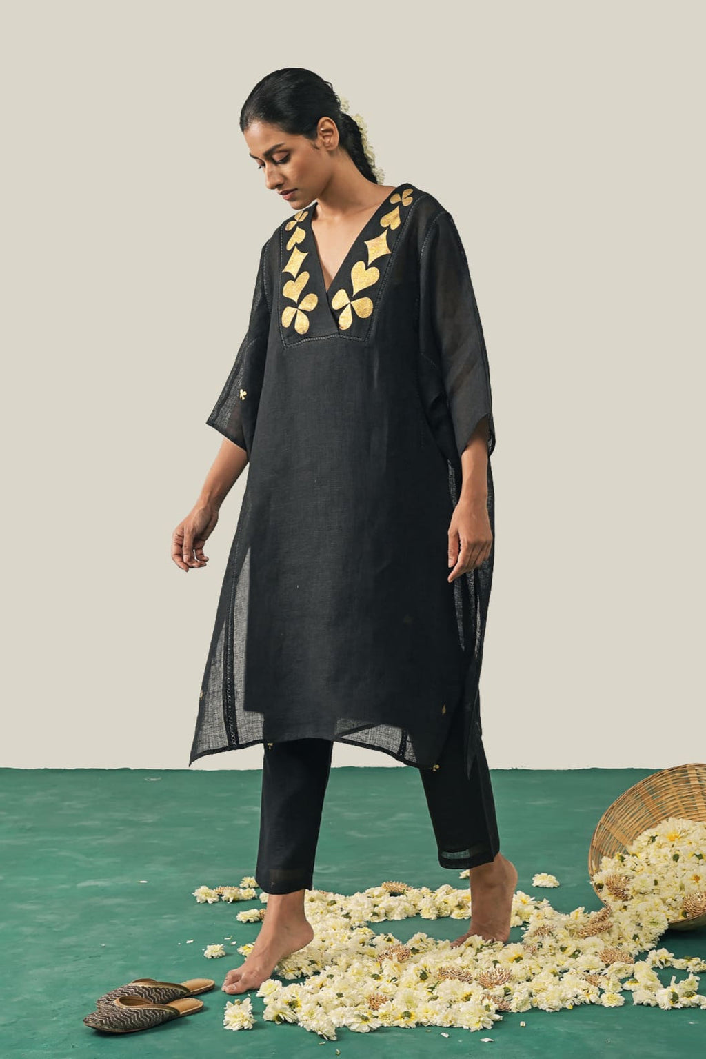 The Flush Femme Kurta Set - Black