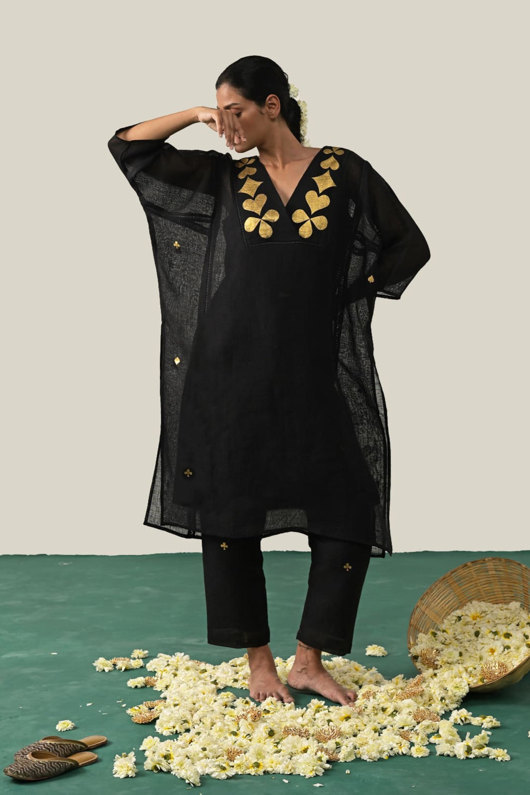 The Flush Femme Kurta Set - Black